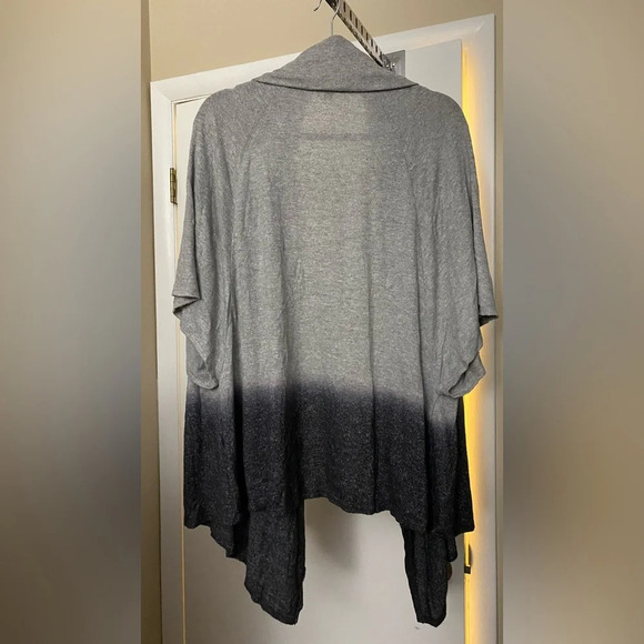 NWOT Status By Chenault Nordstrom Ombre Dip Dye Cardigan Sweater Gray Size Small - Picture 4 of 8